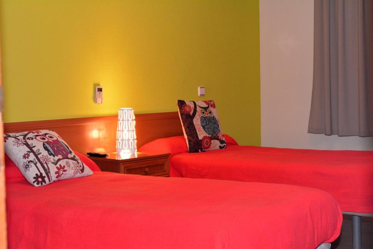 Hostal Gastrobar Carmelo Villarejo de Salvanés Esterno foto