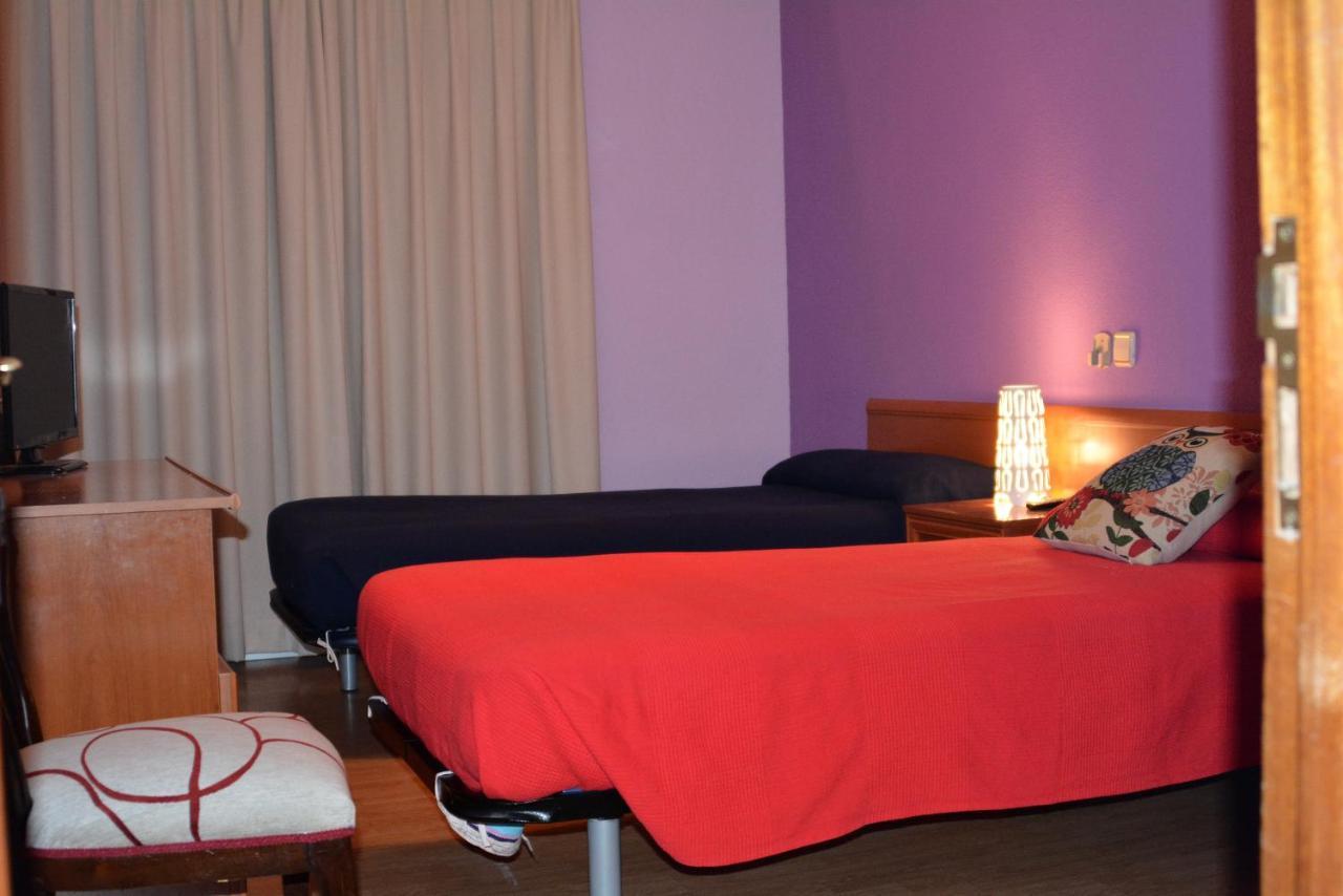 Hostal Gastrobar Carmelo Villarejo de Salvanés Esterno foto