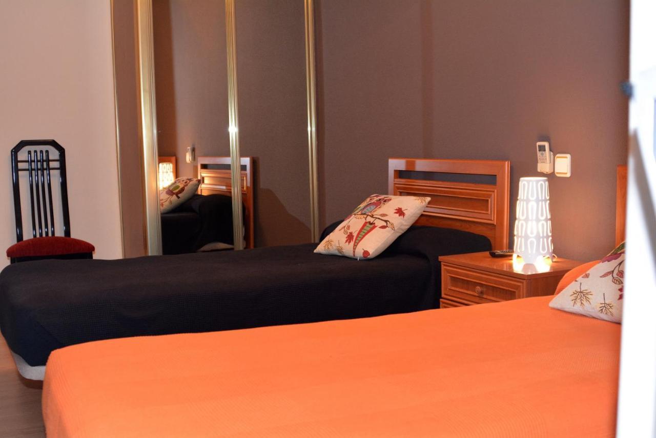 Hostal Gastrobar Carmelo Villarejo de Salvanés Esterno foto