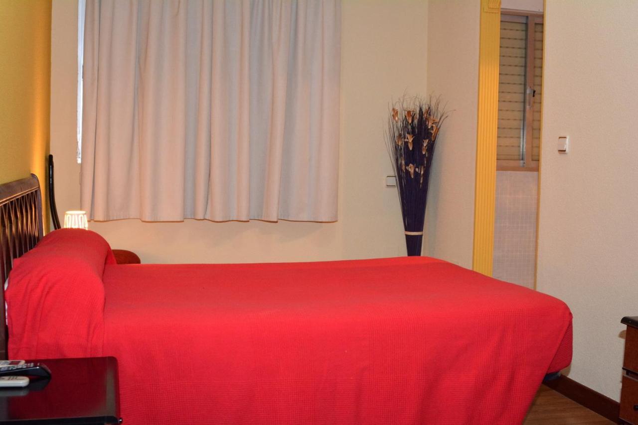 Hostal Gastrobar Carmelo Villarejo de Salvanés Esterno foto
