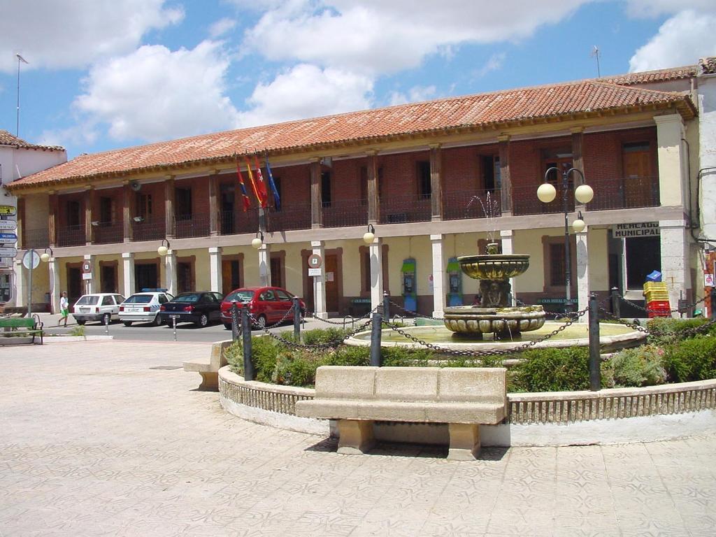 Hostal Gastrobar Carmelo Villarejo de Salvanés Esterno foto