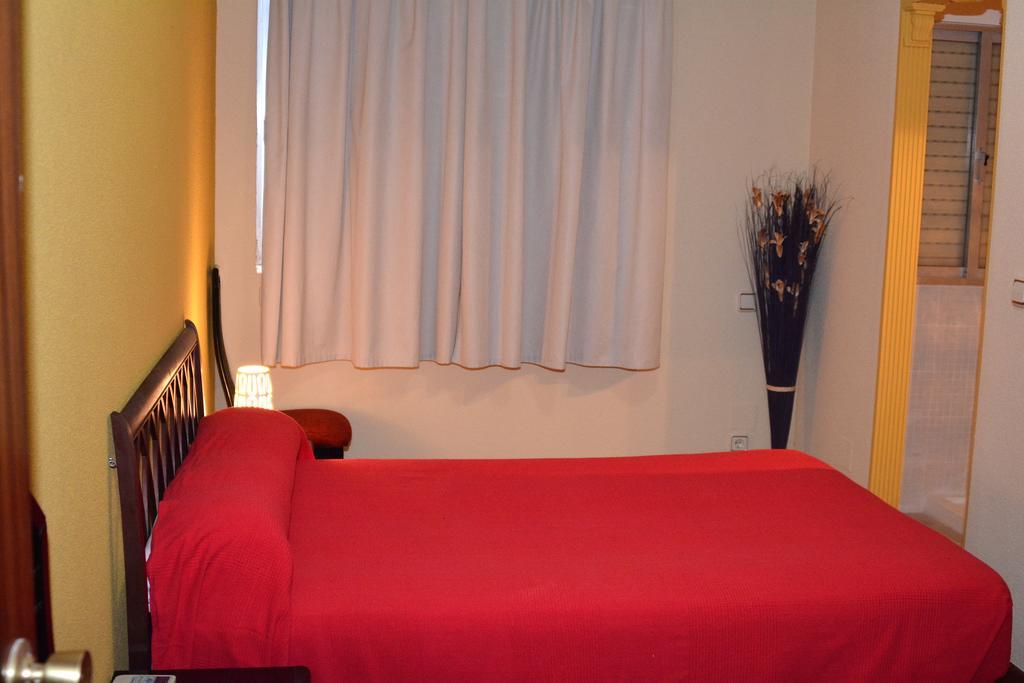 Hostal Gastrobar Carmelo Villarejo de Salvanés Esterno foto